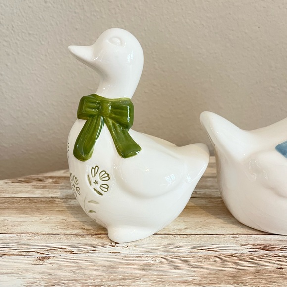 Target Bullseye Ceramic Floral Figural.🌸 - Picture 2 of 4